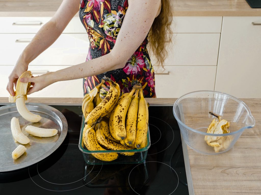 Bananen richtig schälen