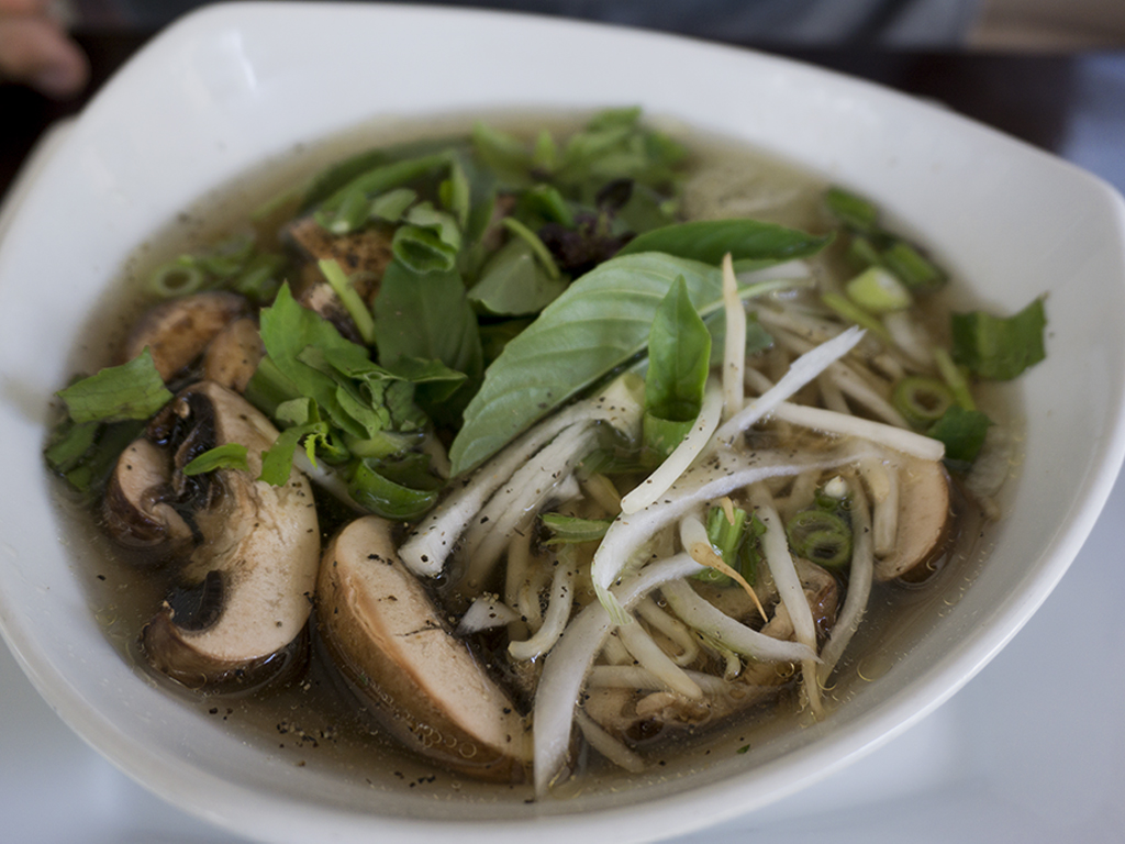 Pho, raw & vegan at Au lac DTLA