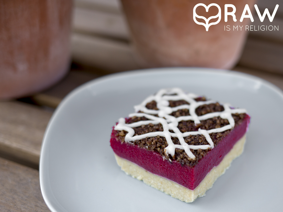 Raw vegan Raspberry Tart Gracias madre Raw Food Hamburg