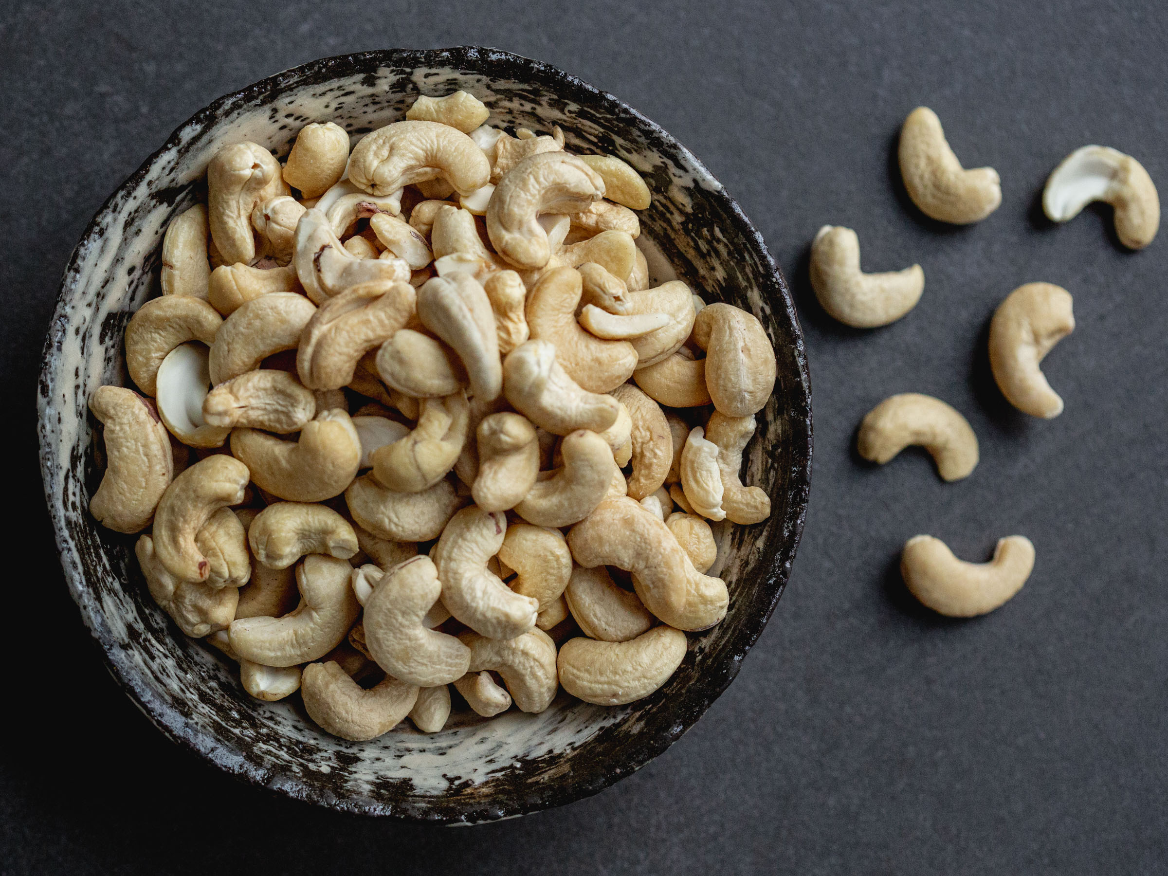 raw organic cashews