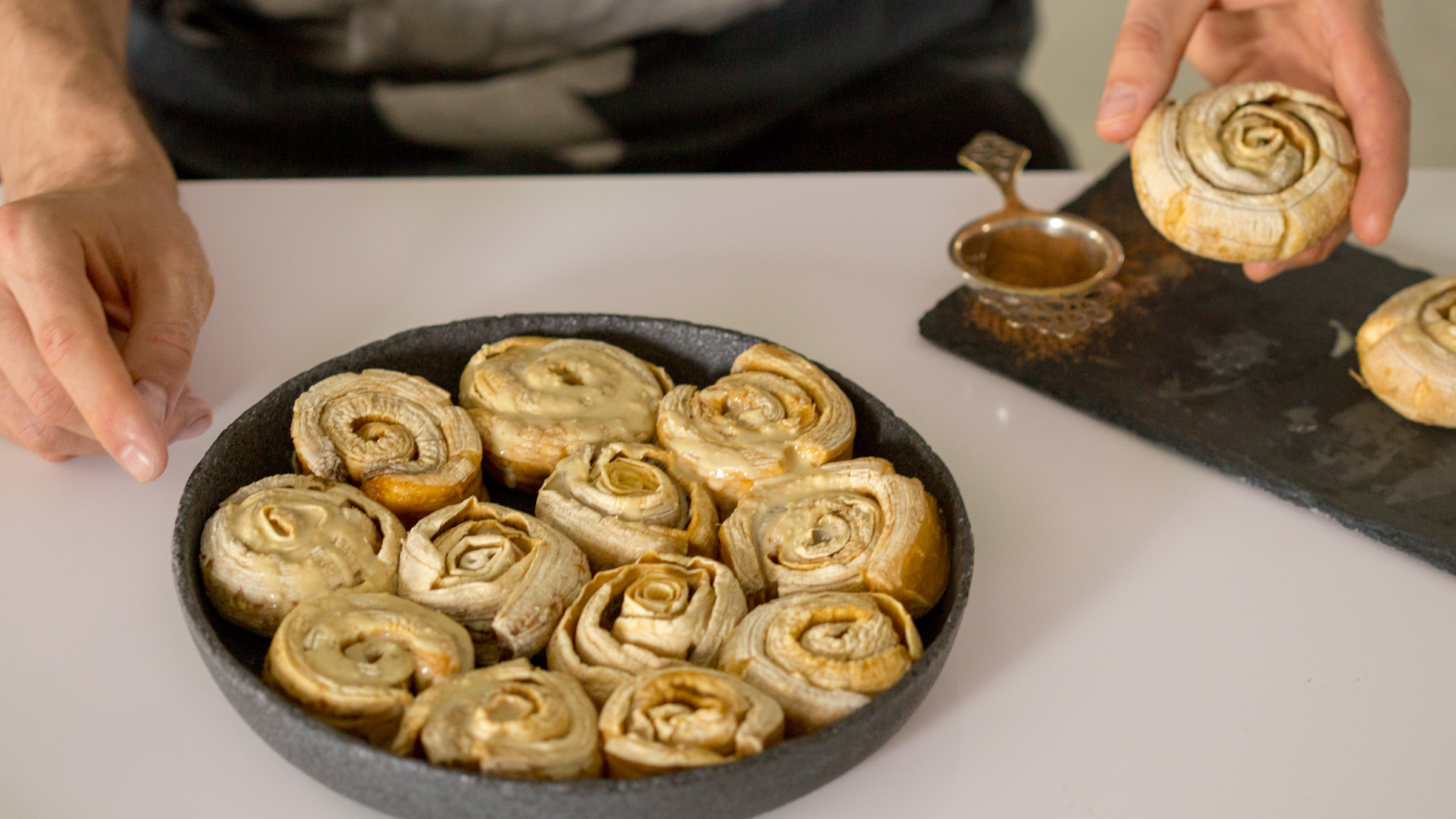 raw vegan cinnamon rolls