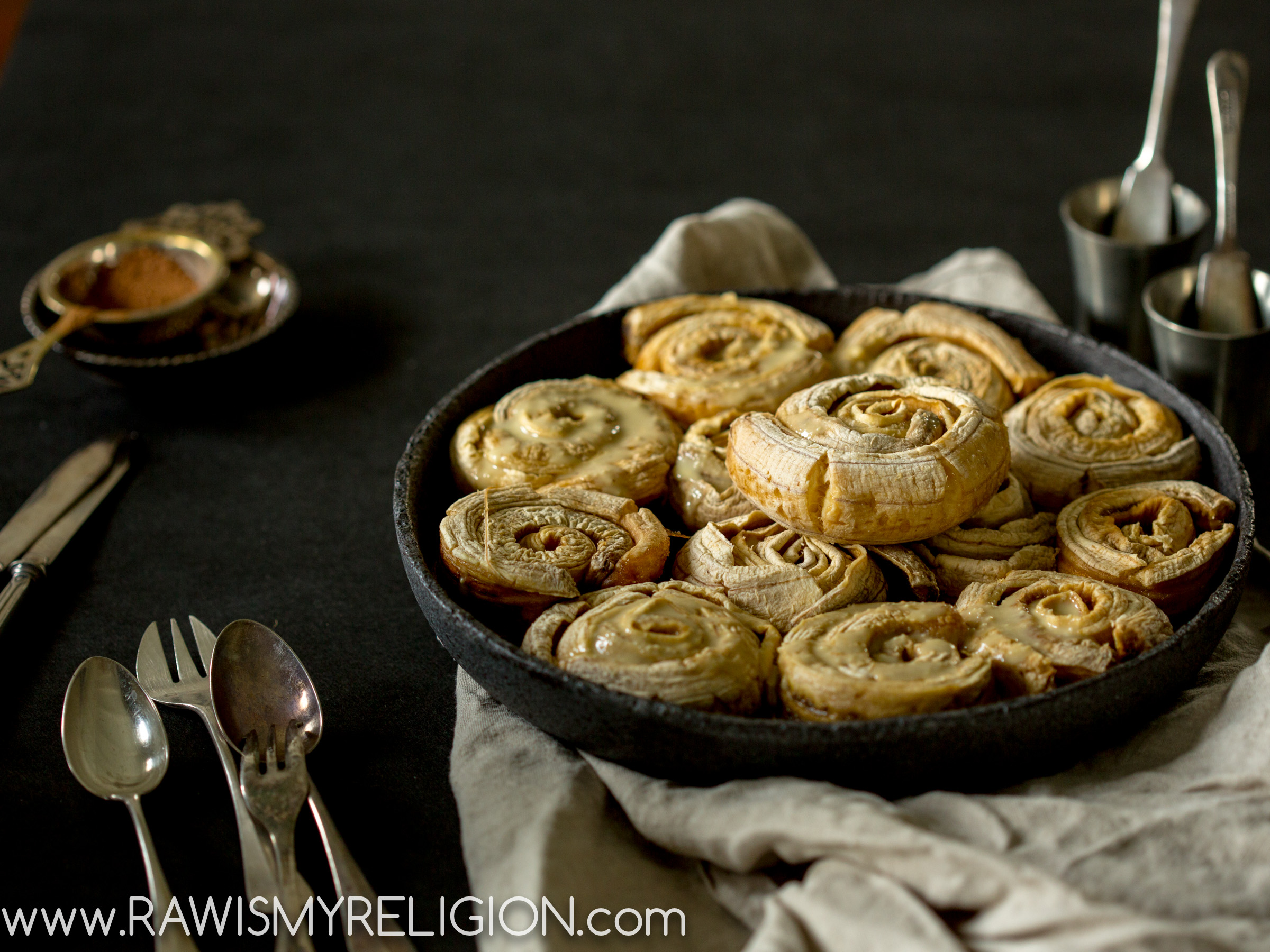 Vegan Cinnamon Rolls 3 ingredients