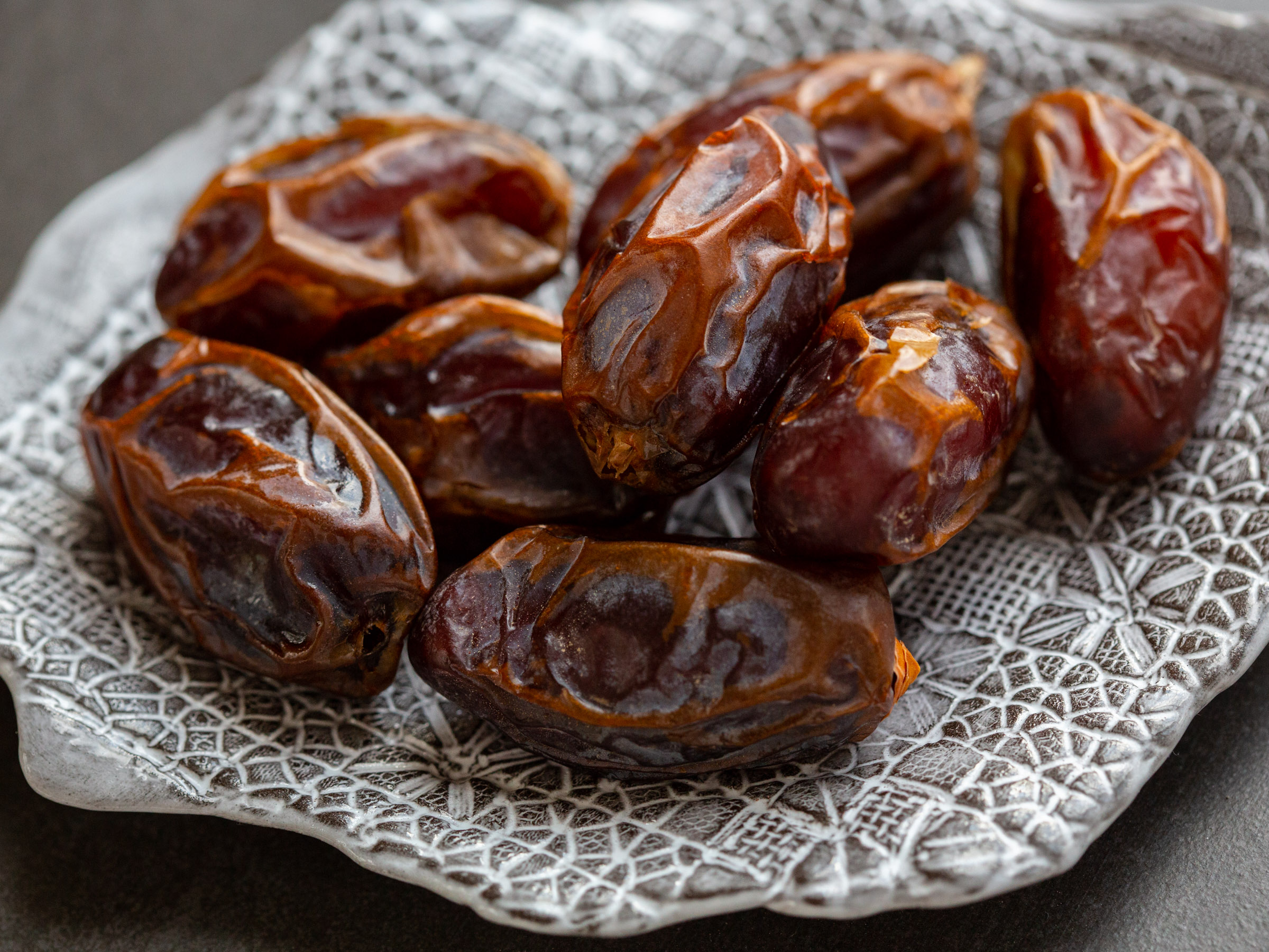 raw organic dates