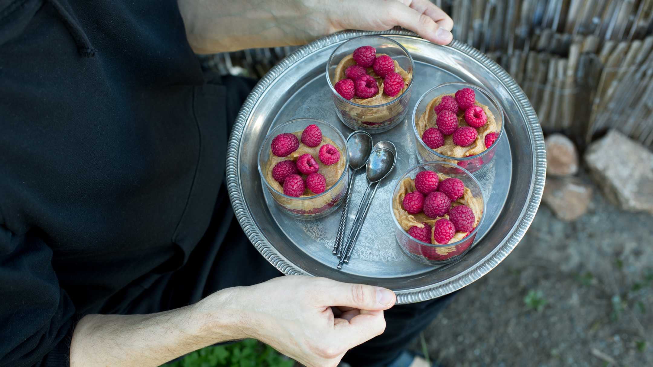 raw vegan cake raspberry