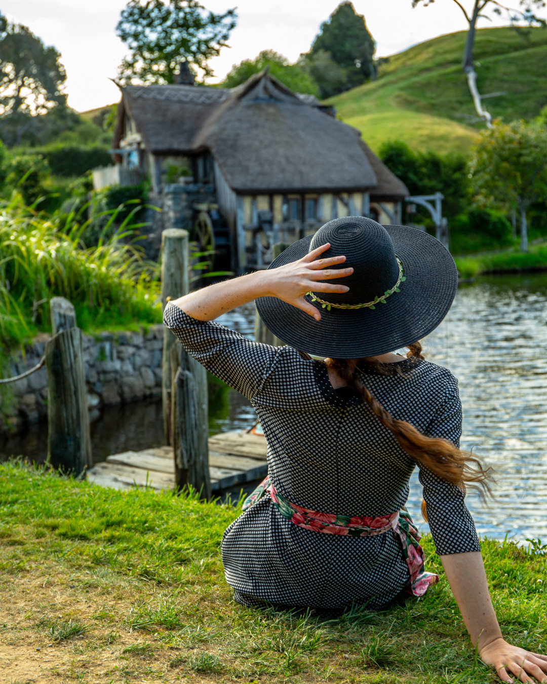 Hobbiton Movie Set