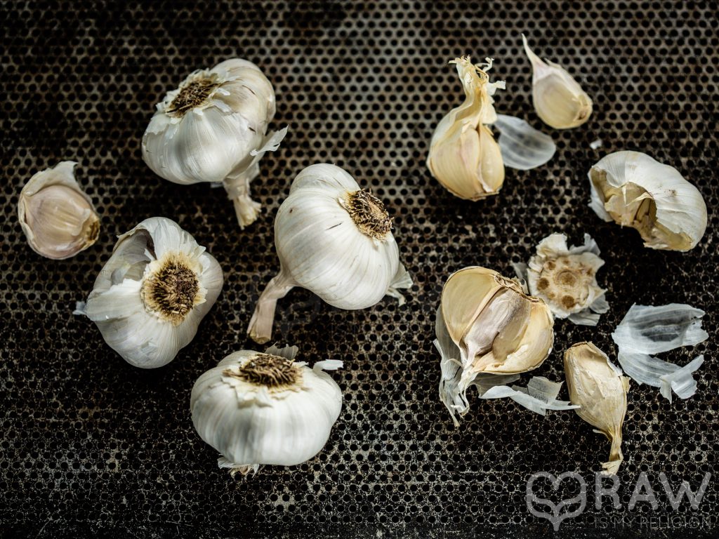 organic garlic clove for raw vegan recipes