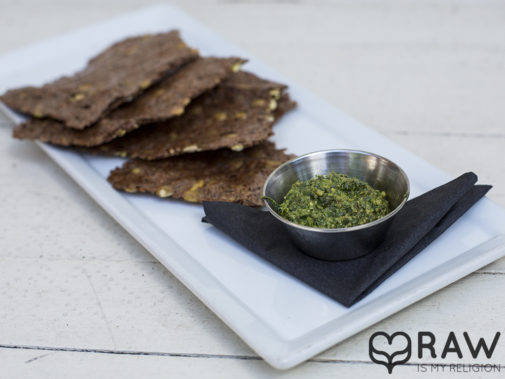 pesto crackers raw vegan suncafe