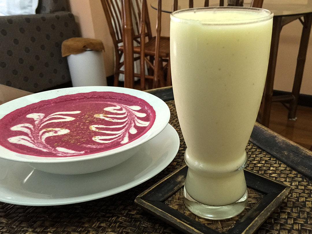 pineapple coconut smoothie rasayana retreat thailand raw food