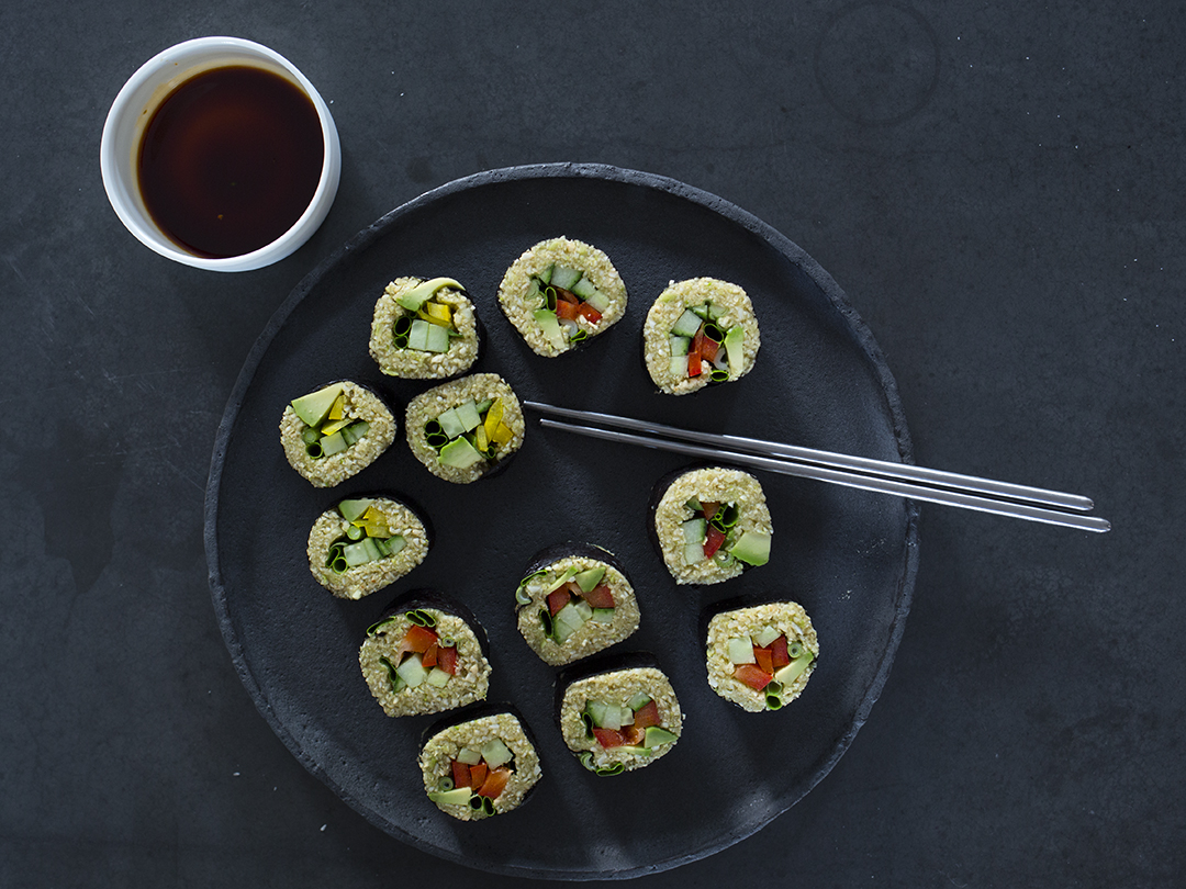 Sushi selber machen. Noriblätter für Rohkost Rezepte.