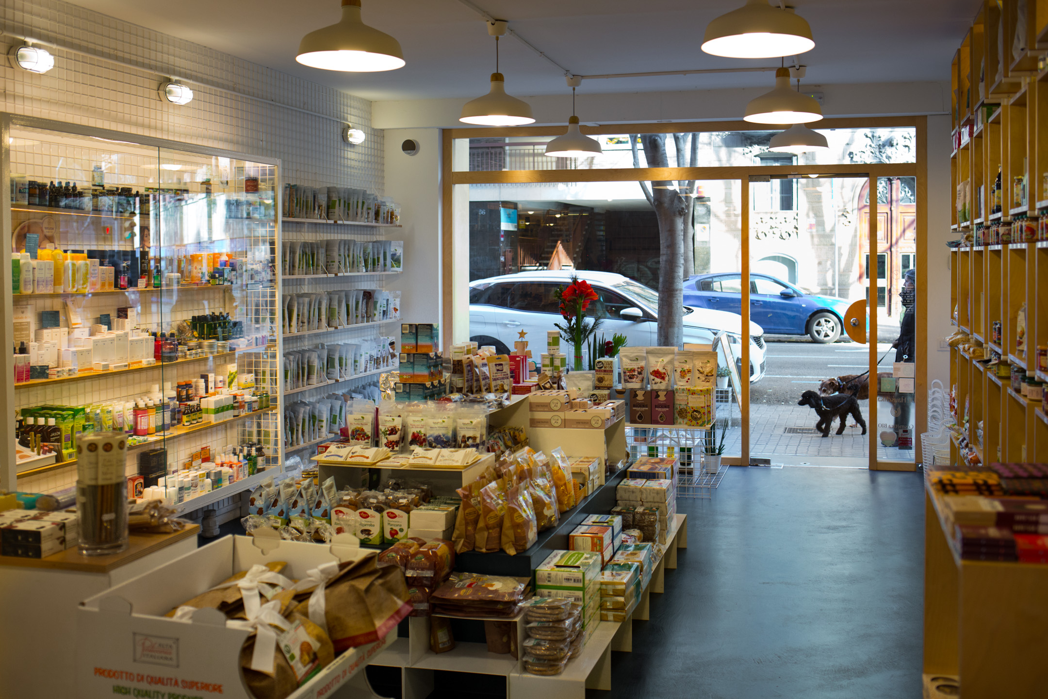 The Living Food Barcelona vegan shop.