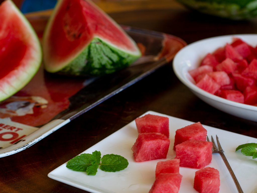 Wassermelone richtig schneiden.